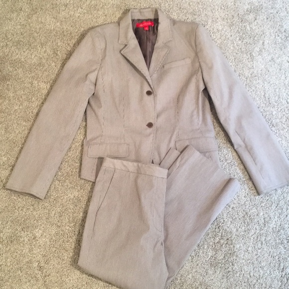 Ann Klein grey striped suit with crop flare pants. Stretch. Size 10. - Picture 1 of 14